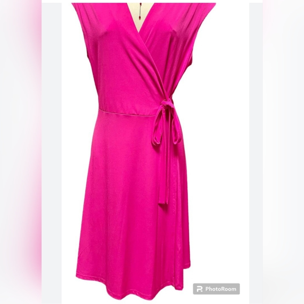 NWT Dress wrap around with belt. Fusia Pink. Size 10